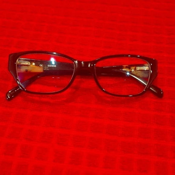 Guess frames ZZ - Picture 1 of 6